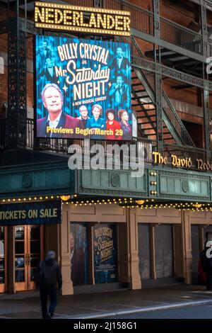 David T. Nederlander Theatre avec le 'Billy Crystal in MR. Saturday Night' Marquee, NYC, USA 2022 Banque D'Images