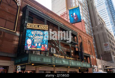 David T. Nederlander Theatre avec le 'Billy Crystal in MR. Saturday Night' Marquee, NYC, USA 2022 Banque D'Images