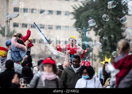 Célébrations du Festival de Purim 2022 à Jérusalem, Israël. Banque D'Images