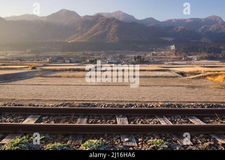 Chemin de fer de Minami Aso, matin d'hiver, préfecture de Kumamoto, Japon Banque D'Images