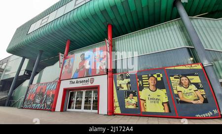 Londres, Royaume-Uni. 22nd mars 2022. La boutique Arsenal Highbury devant le présentoir de la Ligue des champions de l'UEFA Womens entre Arsenal et Wolfsburg à Londres, en Angleterre. Daniela Porcelli /SPP crédit: SPP Sport presse photo. /Alamy Live News Banque D'Images