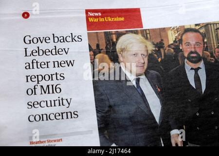 Michael 'Gove soutient Lebedev après les nouveaux rapports de MI6 problèmes de sécurité' Guardian article en tête du journal le 13 mars 2022 Londres Angleterre Royaume-Uni Banque D'Images