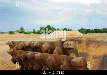 terre, terrassement, pelle hydraulique, godet, couche, enlèvement, exploitation minière, équipement lourd, travail, travail, terrain, excavations, chargement, transport, poids, sécurité Banque D'Images