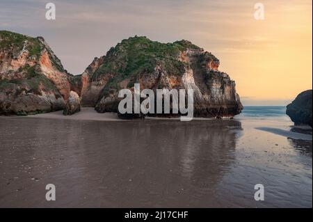 Praia dos Tres Irmaos, paysage rocheux sur la plage, Alvor, Algarve, Portugal, Europe Banque D'Images