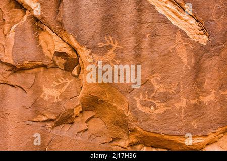 Le Moab Man Panel est un grand panneau d'art rupestre amérindien de Fremont Culture dans Mill Creek Canyon près de Moab, Utah. Ces pétroglyphes sont de 800 à 100 Banque D'Images