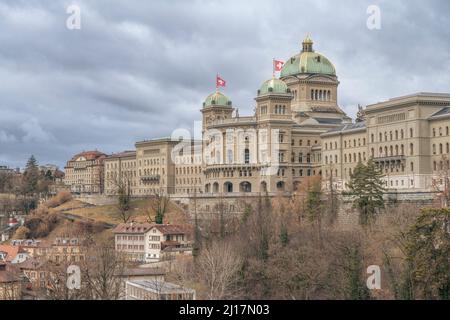 Suisse, canton de Berne, Berne, extérieur du Palais fédéral en automne Banque D'Images