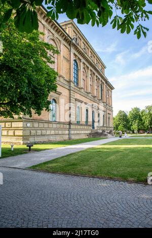Allemagne, Bavière, Munich, sentier Cobblestone devant le musée Alte Pinakothek Banque D'Images