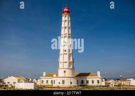 Phare de l'île de Farol, Faro Disctrict, Algarve, sud du Portugal Banque D'Images