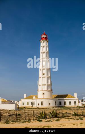 Phare de l'île de Farol, Faro Disctrict, Algarve, sud du Portugal Banque D'Images