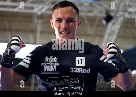 Josh Warrington lors d'un entraînement de médias au marché Leeds Kirkgate. Date de la photo: Mercredi 23 mars 2022. Banque D'Images