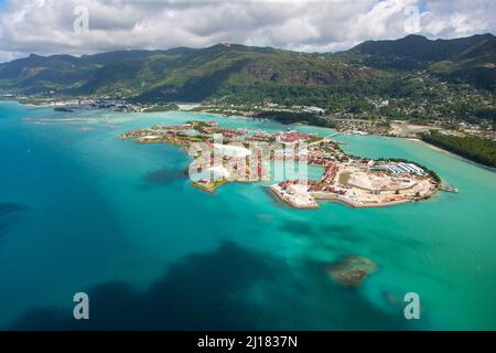 Vue aérienne de l'île artificielle en développement aux Seychelles, sur l'île Eden Banque D'Images
