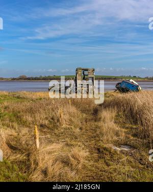 Vieux mouillage et jetée le long de l'estuaire de la rivière Wyre à Skippool dans le Lancashire Banque D'Images