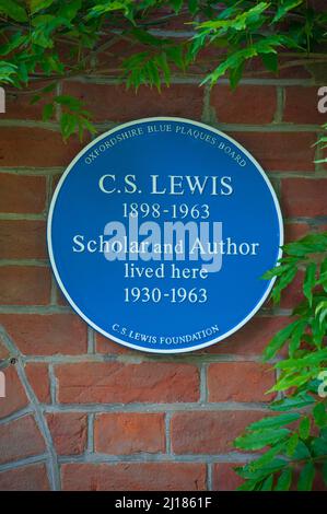 Plaque bleue à l'extérieur des fours, Oxford, ancienne maison de l'auteur CS Lewis, de 1930 jusqu'à sa mort en 1963. Banque D'Images