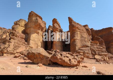 Les piliers du roi Salomon dans le parc national de la vallée de Timna, Israël. Banque D'Images