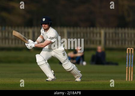 DURHAM, ROYAUME-UNI. 23rd MARS Liam Trevaskis de Durham chauves-souris pendant le match de l'université MCC entre l'UCCE de Durham et le club de cricket du comté de Durham à l'hippodrome de Durham City, le mercredi 23rd mars 2022. (Crédit : will Matthews | MI News) crédit : MI News & Sport /Alay Live News Banque D'Images