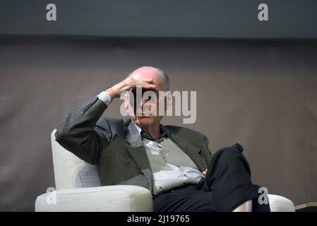 BORIS CYRULNIK participe à une conférence solo à Menton, dans le sud de la France, sur la Côte d'Azur. Mars 23rd, FAMA © Fausto Marci Banque D'Images