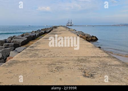 Le port est mole-Arade rivière bouche-réplique moderne de la frégate française. Portimao-Portugal-166 Banque D'Images