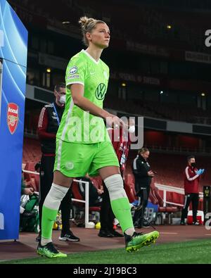 Londres, Royaume-Uni. 23rd mars 2022. Alexandra Popp (11 VFL Wolfsburg) entre dans le stade lors du quart de finale de l'UEFA Womens Champions League entre Arsenal FC et VFL Wolfsburg au stade Emirates de Londres, en Angleterre. Daniela Porcelli /SPP crédit: SPP Sport presse photo. /Alamy Live News Banque D'Images