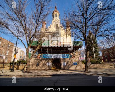 Église catholique ukrainienne Saint-Nicolas. Village ukrainien, Chicago, Illinois. Restauration en cours. Banque D'Images
