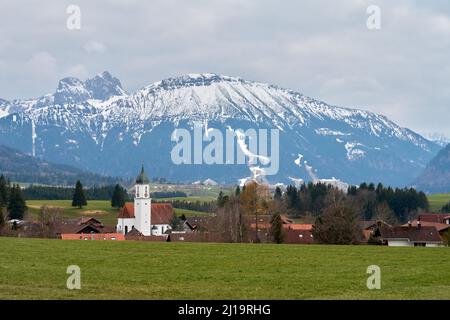 Panorama de montagne d'Eisenberg, haute-Bavière, Bavière, Allemagne, Zell, Eisenberg, Bavière, Allemagne Banque D'Images