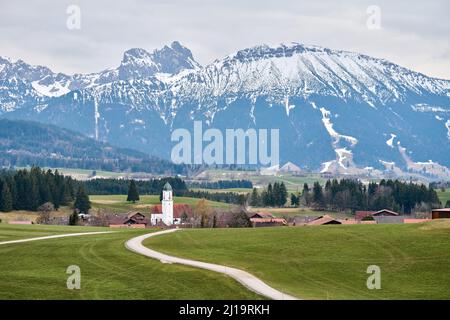 Panorama de montagne d'Eisenberg, haute-Bavière, Bavière, Allemagne, Zell, Eisenberg, Bavière, Allemagne Banque D'Images