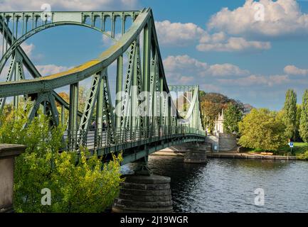 Pont Glienicke entre Berlin et Potsdam, Berlin, Allemagne Banque D'Images