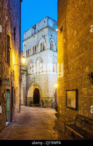 Centre historique de Gangi avec duomo de Gangi, Sicile, Italie Banque D'Images