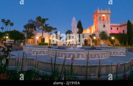 23 mars 2022, San Diego, Californie, États-Unis: Une nouvelle fontaine avec des fleurs au parc Balboa à San Diego, Californie, le mercredi 23rd mars 2022. (Image de crédit : © Rishi Deka/ZUMA Press Wire) Banque D'Images