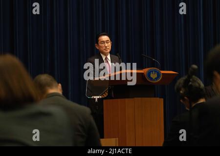 Tokyo, Japon. 16th mars 2022. Le Premier ministre japonais Kishida Fumio lors de sa conférence de presse à Tokyo. Crédit : SOPA Images Limited/Alamy Live News Banque D'Images