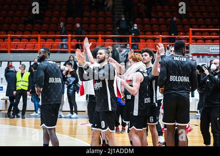 Patra, Lombardie, Grèce. 23rd mars 2022. Joueurs de Virtus Segafredo Bologna lors du match EUROCUP 7days entre Promitheas Patras et Virtus Bologna à Dimitris Tofalos Arena le 23 mars 2022 à Patra, Grèce. (Image de crédit : © Stefanos Kyriazis/ZUMA Press Wire) Banque D'Images