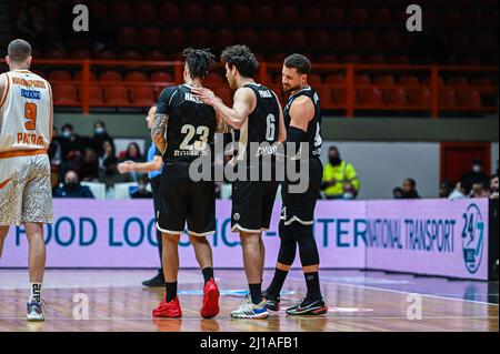 Patra, Lombardie, Grèce. 23rd mars 2022. Virtus Segafredo Bologna joueurs lors du match EUROCUP 7days entre Promitheas Patras et Virtus Bologna à Dimitris Tofalos Arena le 23 mars 2022 à Patra, Grèce. (Image de crédit : © Stefanos Kyriazis/ZUMA Press Wire) Banque D'Images