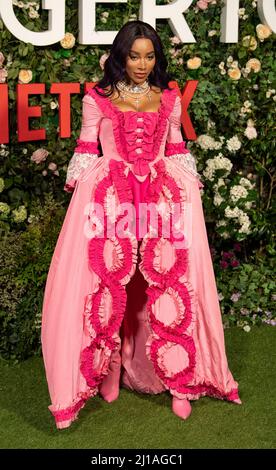 LONDRES, ANGLETERRE - 22 MARS : Munroe Bergdorf participe à la première mondiale de la saison 2 'Bridgerton' au Tate Modern le 22 mars 2022 à Londres, en Angleterre Banque D'Images