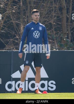 Francfort, Allemagne. 23rd mars 2022. Firo: 03/23/2022 Fuvuball, football, équipe nationale, entraînement, Allemagne DFB photo: V. Left Julian Weigl (Benfica Lisbonne) crédit: dpa/Alay Live News Banque D'Images