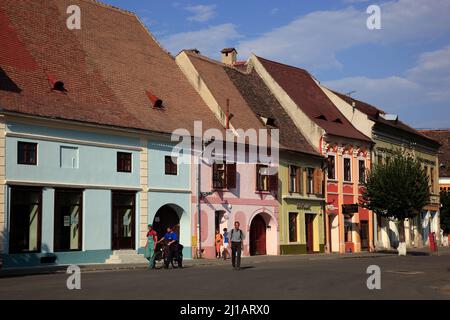 Medias, deutsch Mediasch, früher Medwisch ist eine Stadt in Siebenbürgen im Kreis Sibiu, Rumänien, Die Margarethenkirche, die für ihren schiefen Turm Banque D'Images