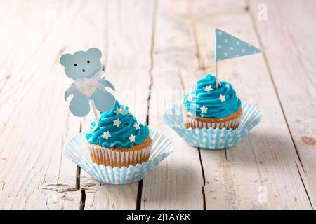 Petits gâteaux bleus pour la douche de bébé Banque D'Images