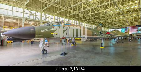 Honolulu, Oahu, Hawaii, États-Unis -août 2016 : McDonnell Douglas F-4C Phantom II de 1963. Chasseur américain de 1950s dans Pearl Harbor Aviation Banque D'Images