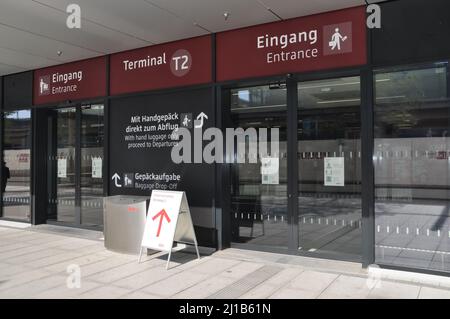 Berlin, Allemagne. 23rd mars 2022. Le terminal 2, qui fait partie de l'aéroport de Berlin Brandenburg 'Willy Brandt', est vu le 3 mars 2022, à Berlin-Schonefeld, en Allemagne. Credit: Ales Zapotocky/CTK photo/Alamy Live News Banque D'Images