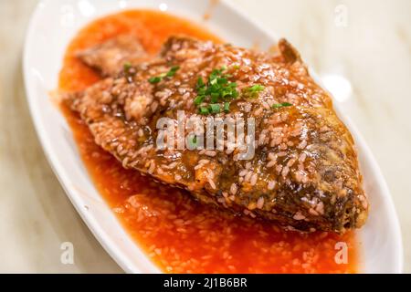 Un plat de Guangxi croustillant, doux et aigre, un poisson au vin doux et aigre Banque D'Images