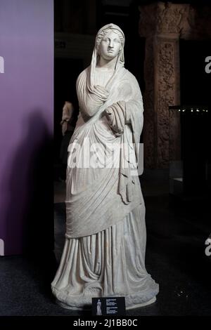 Statue de Saugeia au Musée d'archéologie d'Istanbul, Turquie. Banque D'Images