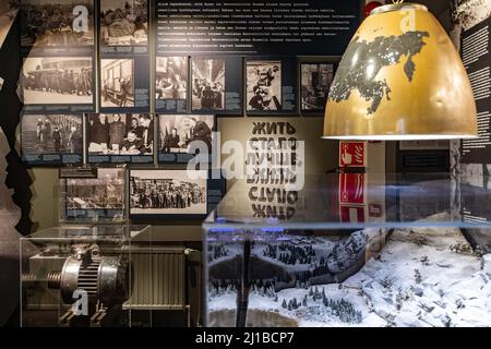 ARCHIVE IMAKES DE LA PRÉPARATION DE LA RÉVOLUTION RUSSE, MUSÉE LÉNINE DANS LA SALLE DES TRAVAILLEURS DE TAMPERE OÙ VLADIMIR ILITCH LENINE ET JOSEPH STALINE SE SONT RÉUNIS SECRÈTEMENT EN 1905, QUARTIER DE KAAKINMAA, TAMPERE, FINLANDE, EUROPE Banque D'Images