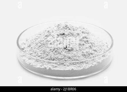 Le chlorure d'étain ou le chlorure stanneux est un solide cristallin blanc utilisé comme agent réducteur dans les solutions acides et dans les bains électrolytiques pour électroplat Banque D'Images