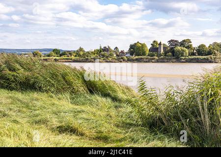 Vue sur la rivière Severn à l'église St Peters dans le village de Upper Framilode de Rodley, Gloucestershire, Angleterre Royaume-Uni Banque D'Images