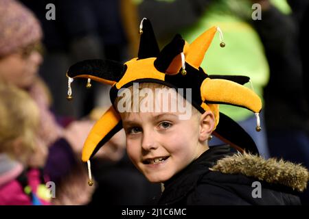 Loup FC supporter fan portant chapeau. Wolverhampton Wanderers / Queens Park Rangers à Molineux 31/12/2016 - Sky Bet Championship Banque D'Images