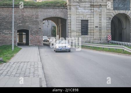 Novi Sad, Serbie - 16 mars 2019 : vue sur la porte de Belgrade dans la forteresse de Petrovaradin à Petrovaradin, Novi Sad, Serbie. Image éditoriale. Banque D'Images