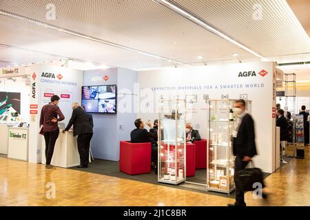 Munich, Allemagne. 24th mars 2022. Agfa au salon de Lopec le 24 mars 2022 à Munich, Allemagne. Le LOPEC est un salon annuel pour les produits électriques biologiques et imprimés. (Photo par Alexander Pohl/Sipa USA) crédit: SIPA USA/Alay Live News Banque D'Images