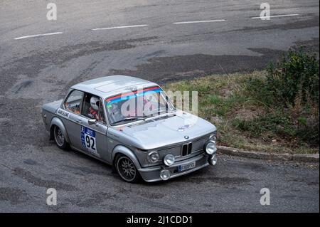 Un gros plan d'un rallye asphalte BMW 2002 Rallye en 9 Lloret de Mar Banque D'Images