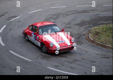 Un gros plan d'une Porsche 911 SC en 9 Lloret de Mar Asphalt Rally Banque D'Images