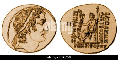 Les deux côtés d'une ancienne médaille d'Antiochus Epiphanes (Ἀντίοχος ὁ Ἐπιφανής ou Antíochos ho Epiphanḗs), 215 av. J.-C. – 164 av. J.-C., Roi hellénistique grec de l'Empire Séleucide, connu sous le nom de « Dieu manifeste ». Il était un fils du roi Antiochus III le Grand qui le nomma Mithradattes ou Mithridates. Il a pris son nouveau nom sur son couronnement. Il attaqua et conquit presque l'Égypte ptoléméenne et fut connu pour sa persécution des Juifs de Judée et de Samarie, et pour la rébellion des Maccabées juifs, également pour sa généralité au peuple ordinaire. Il dispersa régulièrement de l'argent aux gens de la rue. Banque D'Images