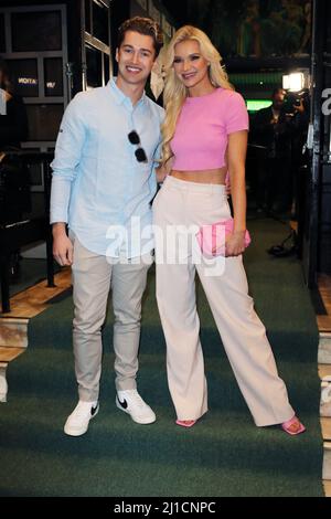 AJ Pritchard et Abbie Quinnen, Wicked - Media Night, Apollo Victoria Theatre, Londres, Royaume-Uni, 24 mars 2022, Photo de Richard Goldschmidt Banque D'Images