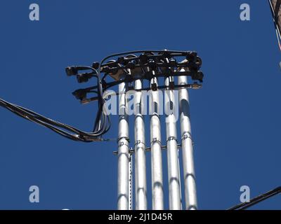 Mission de découverte sur le sentier University Crossing et vers le nord, cheminées, arbres et état des dégâts causés par la tornade Banque D'Images